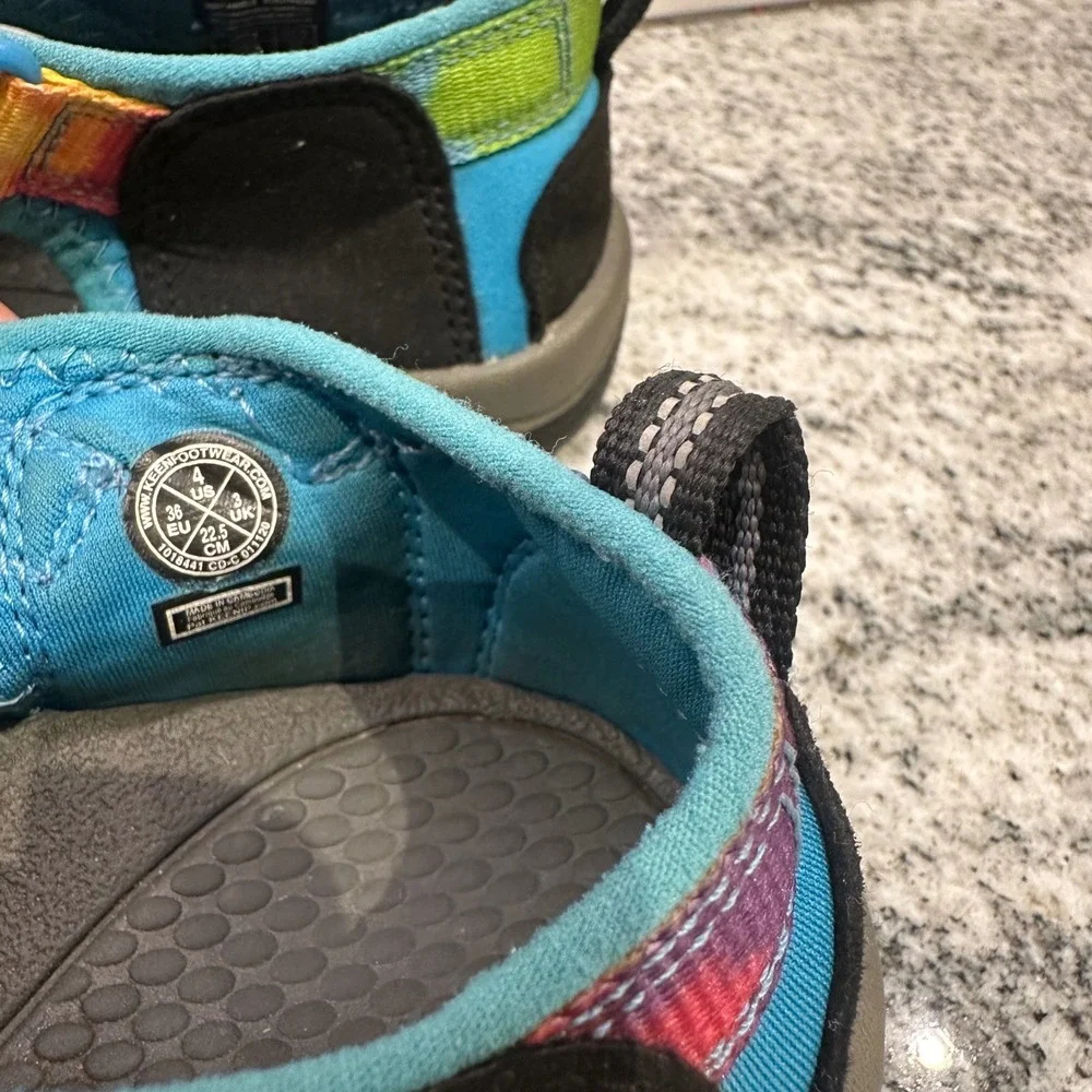 KEEN Kids' Water Sandals Colorful Tie Dye Adjustable‎ Strap Size 4